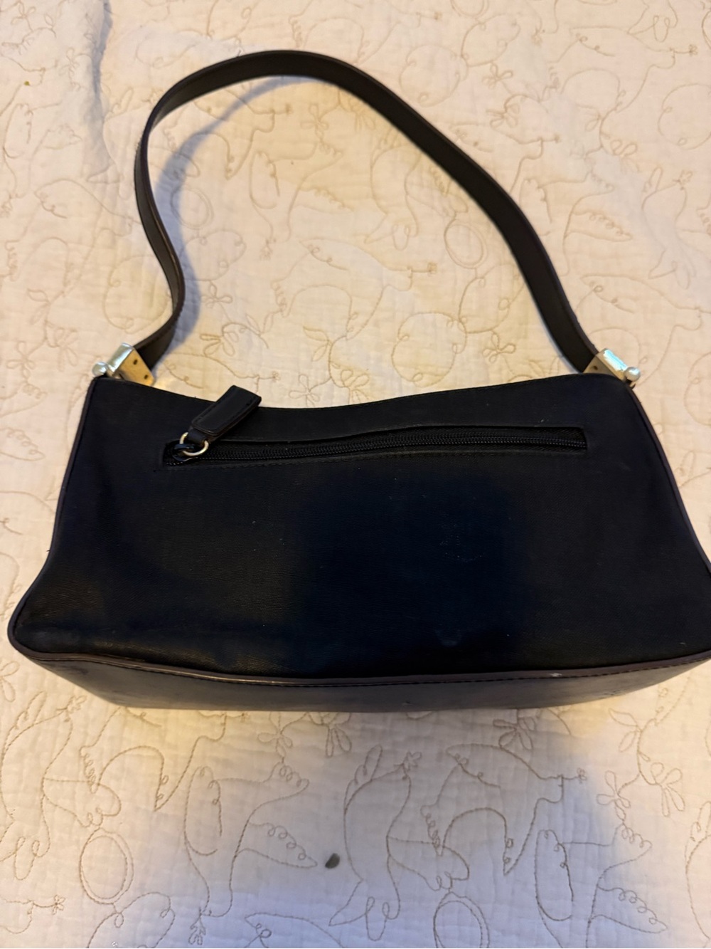 Classic Black Women’s Shoulder Bag 100% linen exterior